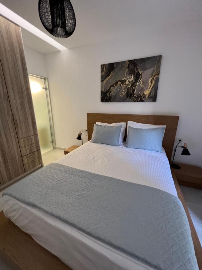 Modern Apartment Close To Airport With Gym And Bbq Candia Esterno foto