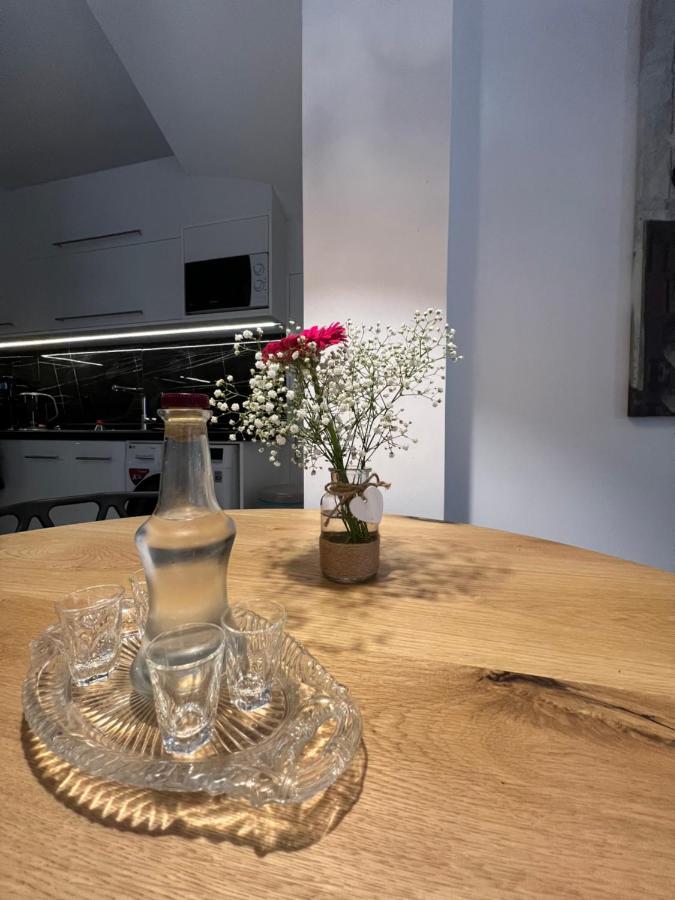 Modern Apartment Close To Airport With Gym And Bbq Candia Esterno foto