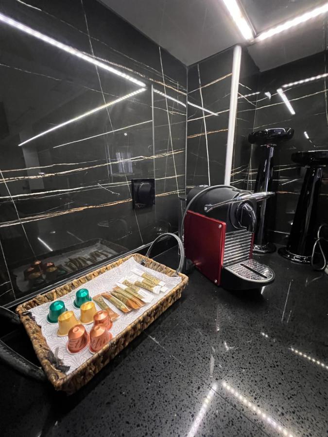 Modern Apartment Close To Airport With Gym And Bbq Candia Esterno foto